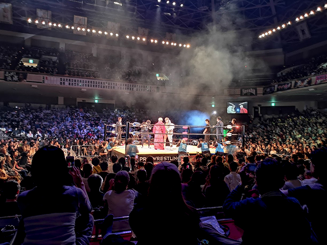 両国国技館でプロレスを見る