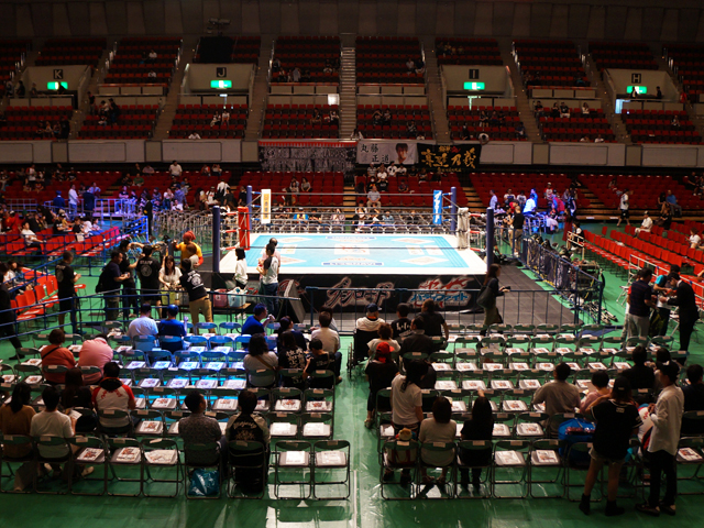 神戸ワールド記念ホールの座席・席順・アクセスを解説。初めてのプロレス観戦！